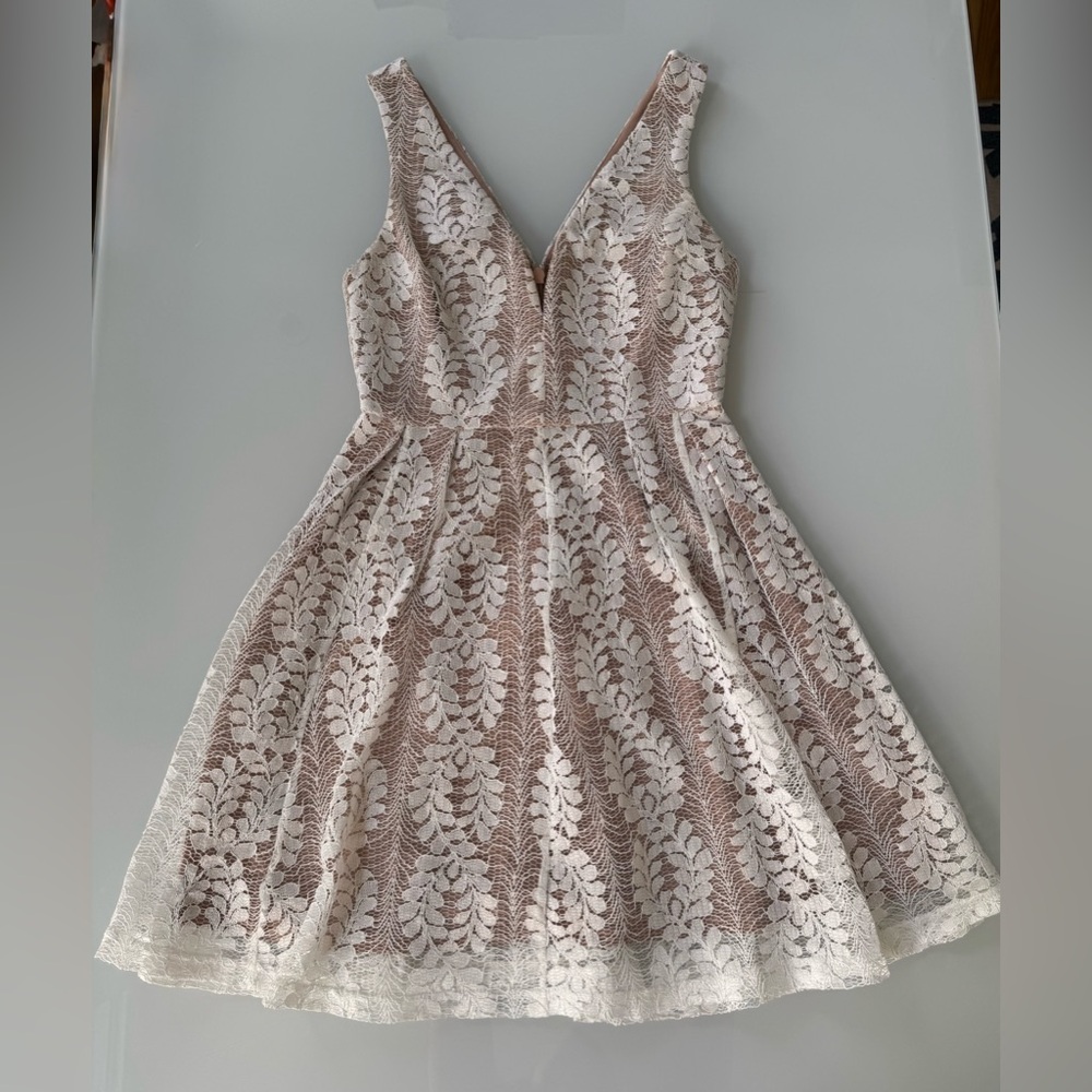 Lulus Cream Lace Fit & Flare V-Neck Dress Size Small